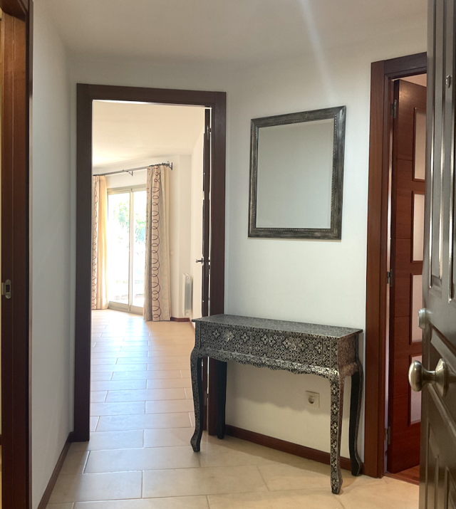 Resa Estates Ibiza for sale te koop santa Eularia beach apartment hallway.png